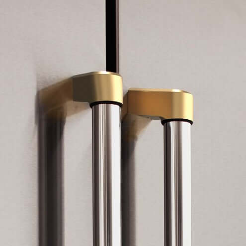 Detalhe dos puxadores banhados a ouro do refrigerador Bertazzoni French Door, combinação de sofisticação e design.