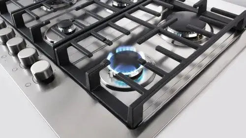 Cooktop a gás Gorenje 5 queimadores com design inox e chama ligada, ideal para cozinhar com eficiência.