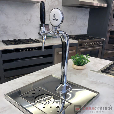 Chopeira Naja Cheffer Smart 1 Torneira com Lava Copos em bancada moderna com design elegante.