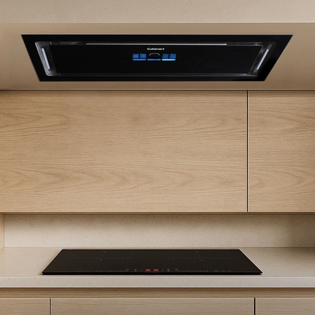 Coifa Cuisinart Arkton de Embutir no Móvel Preta 90cm instalada em cozinha moderna com fogão.