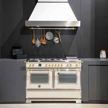 Fogão Bertazzoni Heritage Marfim 120cm Ambientado com Cofia de 120cm