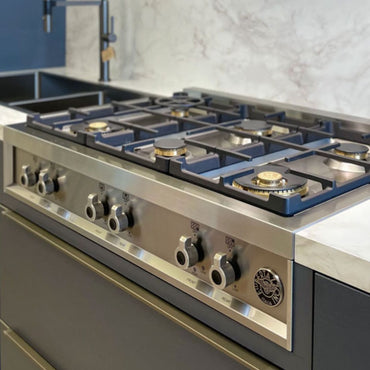 RangeTop Bertazzoni Professional 6 Bocas a Gás Inox 91cm com 6 queimadores a gás e trempes em ferro guza.