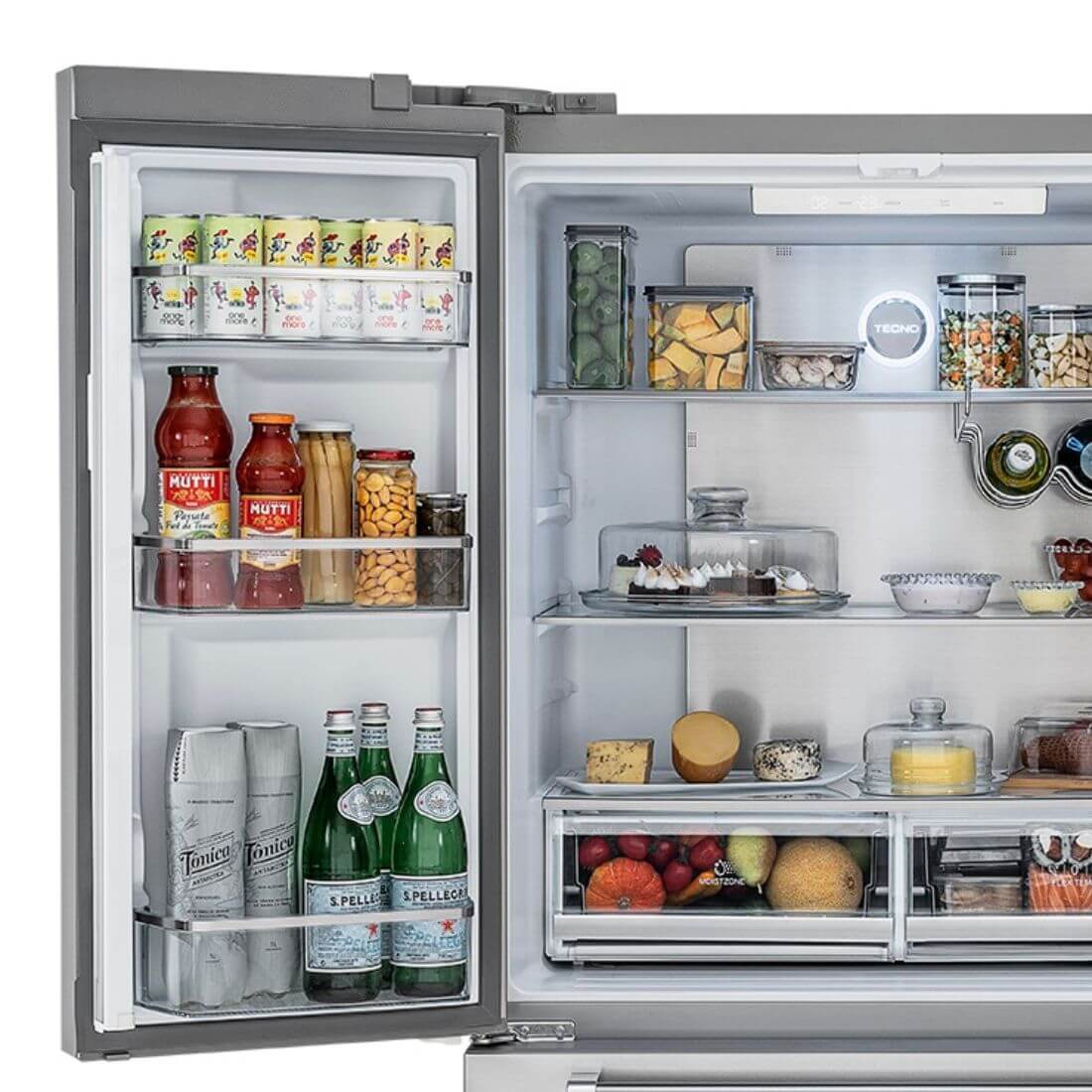 Interior do Refrigerador Tecno Professional French Door com alimentos e bebidas organizadas.