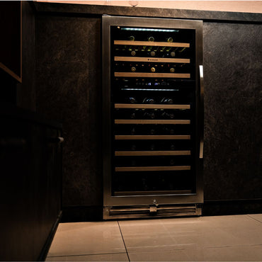 Adega de Vinhos Debacco 94 Garrafas Inox 60cm adega climatizada embutida inox com prateleiras de madeira e design contemporâneo