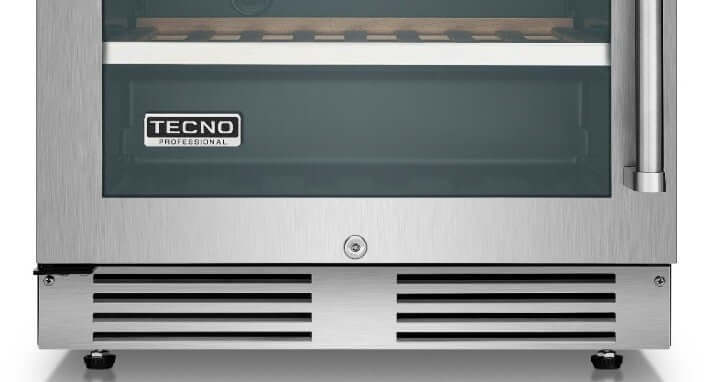 Adega Tecno Professional para 43 garrafas, design em aço inox com porta de vidro e ventilação frontal.