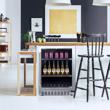 Cervejeira Evol Smart 135 Litros Inox 60cm - Abertura Direita integrada sob bancada inox com porta de vidro, prateleiras e iluminação interna