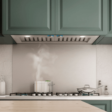 Coifa Elica de Embutir no Móvel Scanno 122cm Inox embutida em inox escovado, formato retangular, iluminação LED e painel com botões visíveis