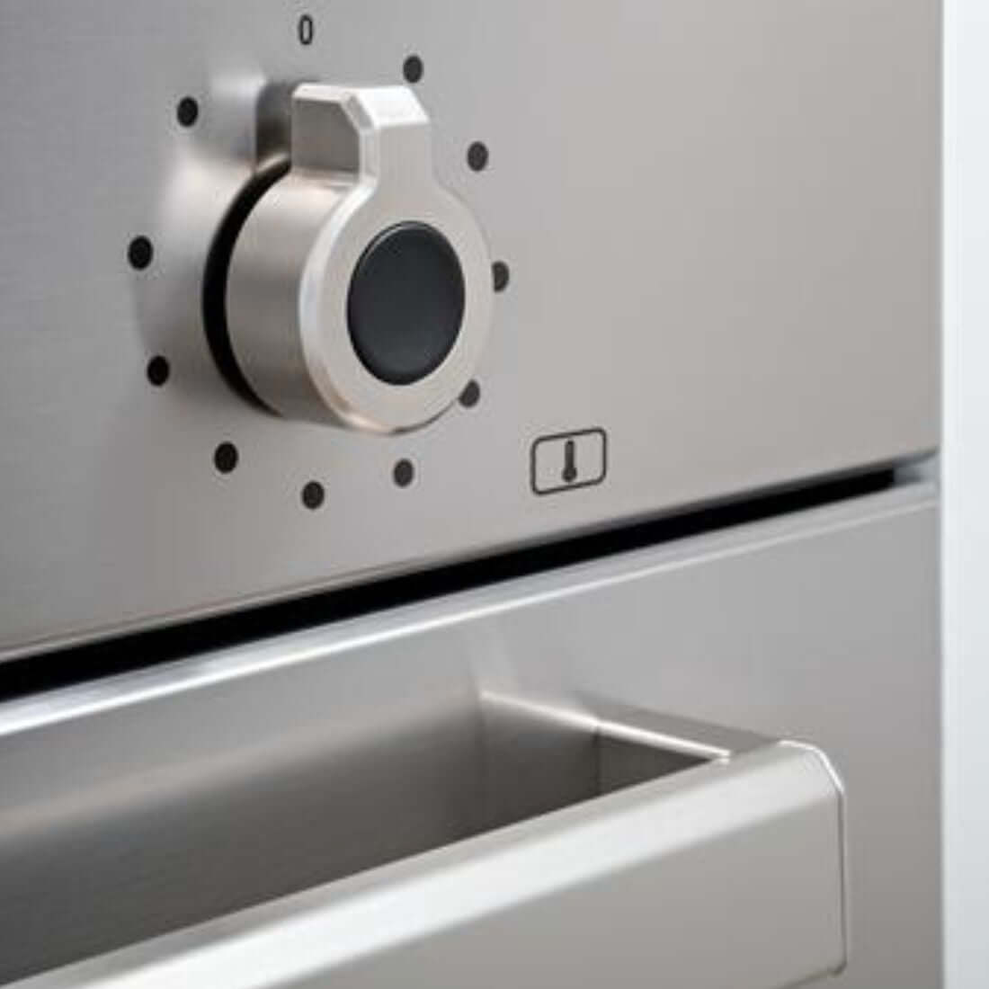 Forno Elétrico Bertazzoni Professional 76 Litros 11 Funções Inox 60cm detalhes do painel de controle em aço inox.