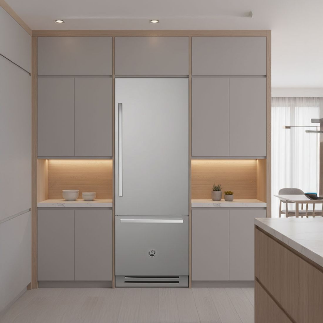 Imagem do refrigerador Bertazzoni Professional 473 Litros integrado em cozinha moderna, com armários cinzas e iluminação suave.