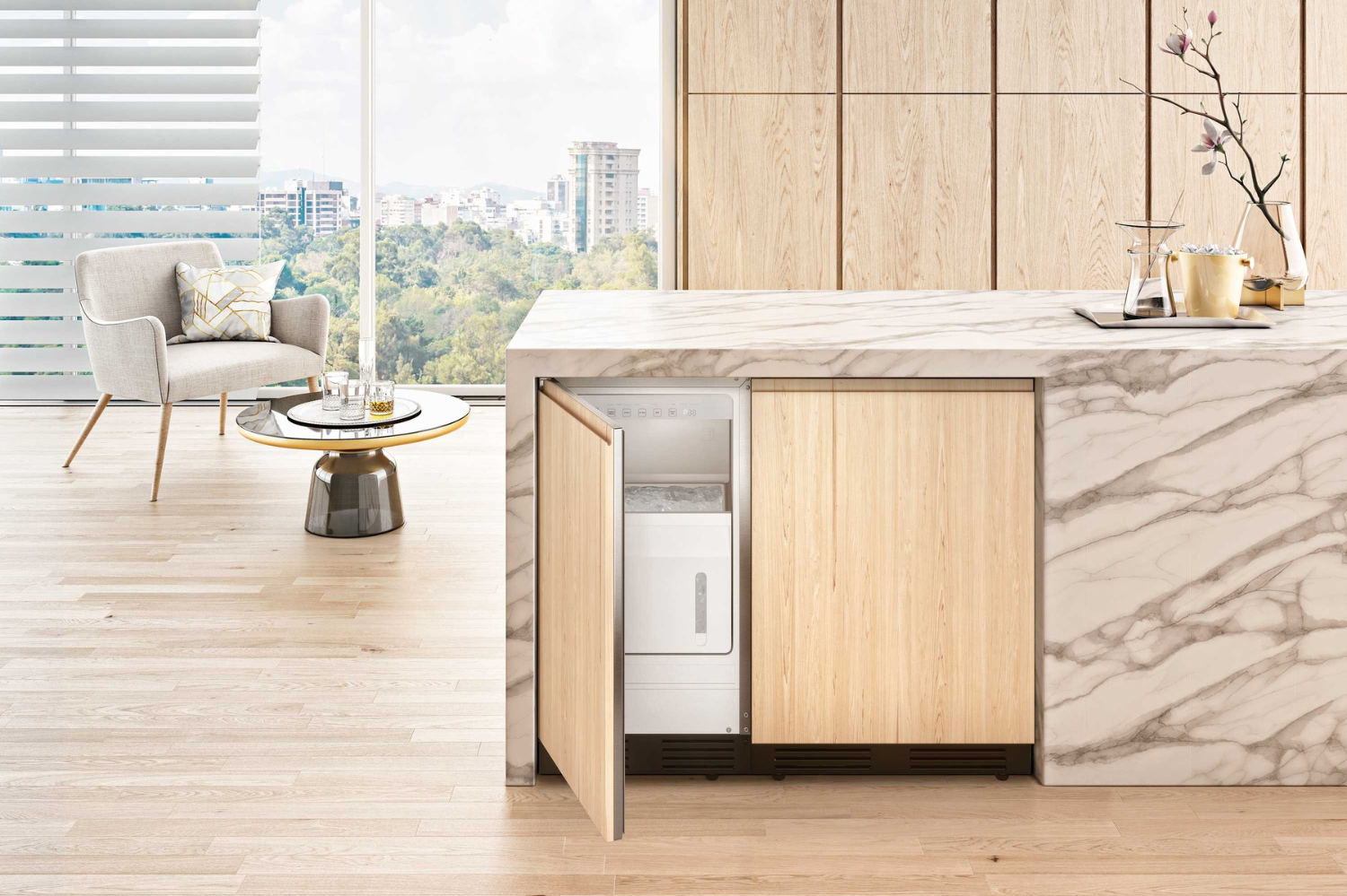 Máquina de Gelo embutida residencial Tecno com gaveta cheia de cubos de gelo para área gourmet