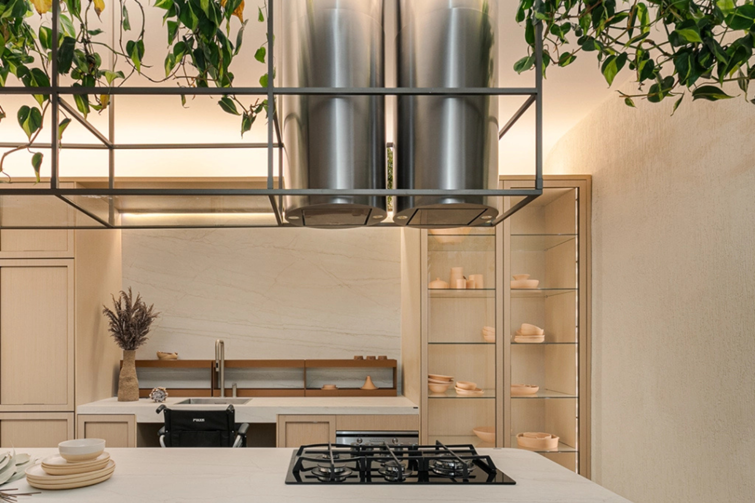 Alt Tag: Logo minimalista CrissAir em fundo claro, marca de eletrodomésticos premium para cooktops e coifas de luxo