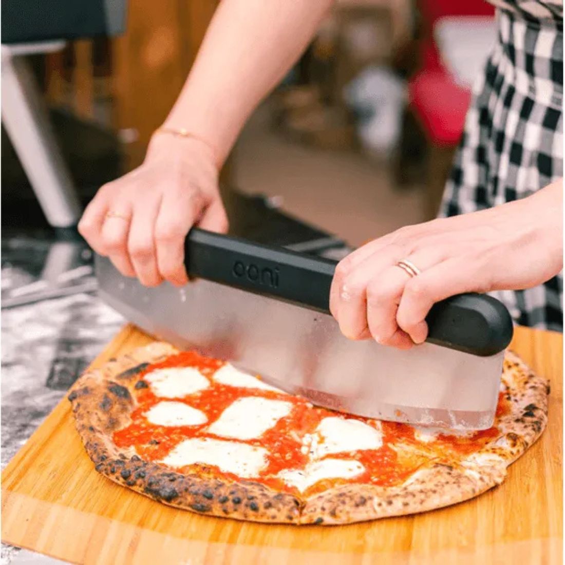 Cortador de Pizza Ooni Rocker Blade Inox 37cm