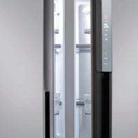  Refrigerador Evol Side by Side inox 436L com painel Smart e portas abertas para embutir