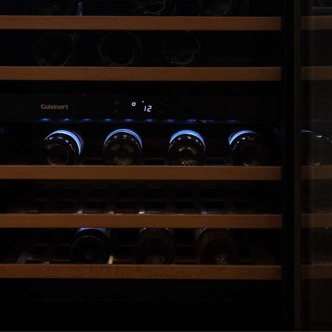 Adega de vinhos Cuisinart de Embutir Arkton 45 Garrafas Dual Zone Inox 220V
