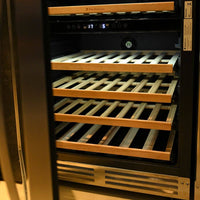 Adega Debacco 46 Garrafas Inox 60cm - Abertura Esquerda adega climatizada com prateleiras em madeira nobre, acabamento inox e porta de vidro