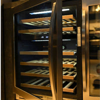 Adega Debacco 46 Garrafas Inox 60cm - Abertura Esquerda adega climatizada embutir com prateleiras de madeira e acabamento inox, porta de vidro