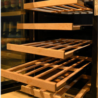 Adega Debacco 31 Garrafas Inox 38cm - Abertura Esquerda com prateleiras de madeira deslizantes, acabamento inox e porta de vidro