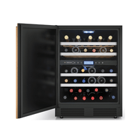 Adega de vinhos Tecno com capacidade para 43 garrafas, abertura à esquerda e controle de temperatura dual zone.