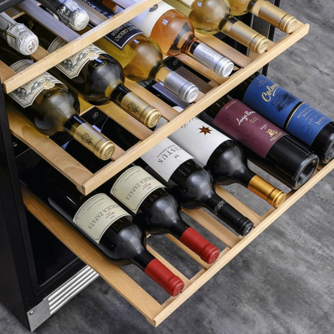 Adega Tecno Professional 43 Garrafas Inox 60cm - Abertura Direita adega climatizada 43 garrafas com acab. inox, prateleiras de madeira e porta de vidro