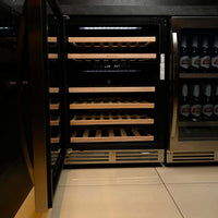Adega Debacco 46 Garrafas Inox 60cm - Abertura Esquerda: adega climatizada embutida inox 46 garrafas com prateleiras de madeira e acabamento premium