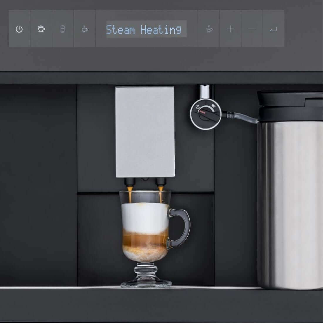 Cafeteira Tecno Original Automática de Embutir Inox 60cm com acabamento inox, display digital, saída dupla e reservatório de leite visível
