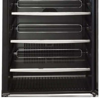 Cuisinart cervejeira com prateleiras internas e acabamento inox, porta de vidro e iluminação — Cervejeira Cuisinart Arkton Inox 60cm - Abertura Direita