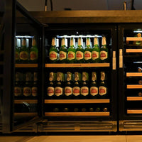 Cervejeira Debacco 145 Litros Inox 60cm - Abertura Esquerda com acabamento inox, porta de vidro dupla, prateleiras em madeira e iluminação interna