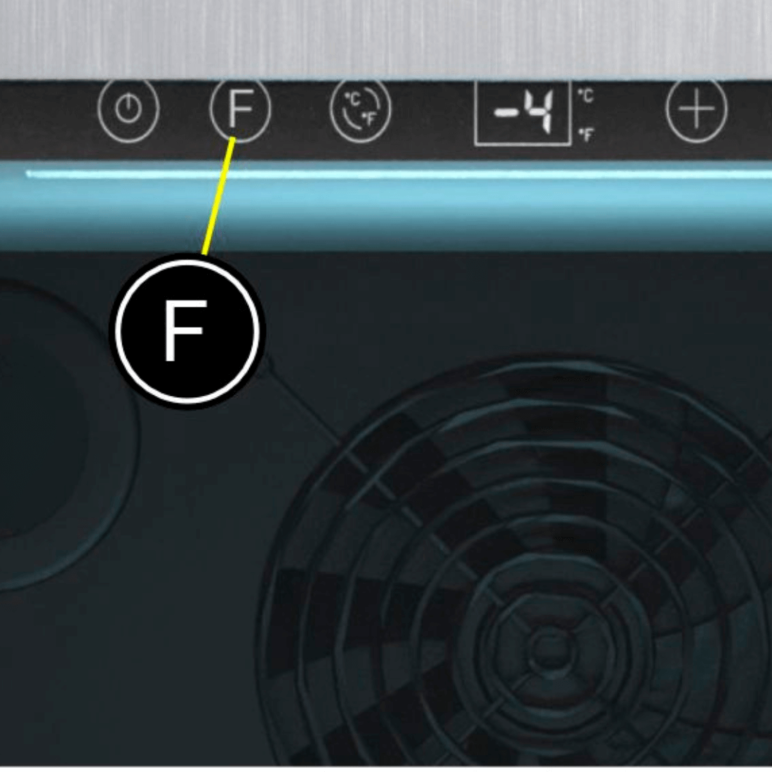 Cervejeira Debacco 85 Litros Inox 38cm - Abertura Direita com painel digital, iluminação interna e prateleiras aramadas visíveis