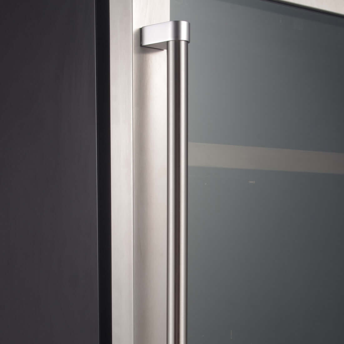Cervejeira Evol Smart 135 Litros Inox 60cm - Abertura Direita em inox com porta de vidro, puxador longo e acabamento escovado