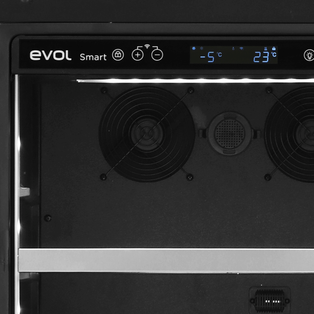 Cervejeira Evol Smart 425 Litros Inox 60cm - Abertura Direita mostrando painel digital, iluminação interna LED e prateleira inox