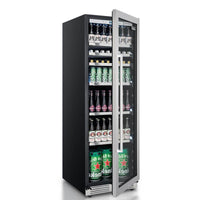 Cervejeira Tecno Professional 433 Litros Inox 60cm - Abertura Direita: cervejeira de piso preto com porta de vidro inox, prateleiras e iluminação interna