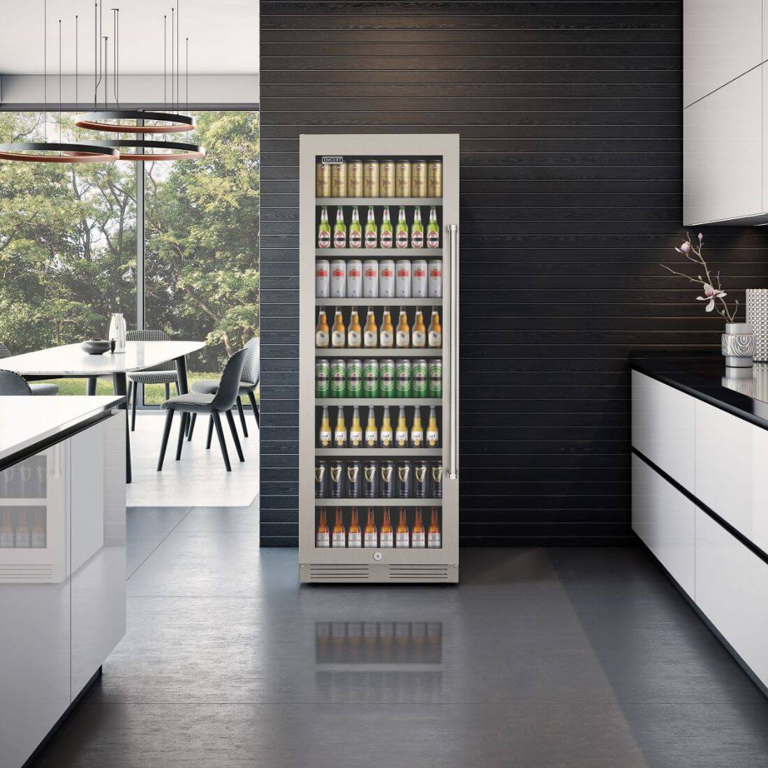 Cervejeira Tecno Professional 433 Litros Inox 60cm - Abertura Esquerda instalada de piso com porta de vidro, acabamento inox e prateleiras iluminadas