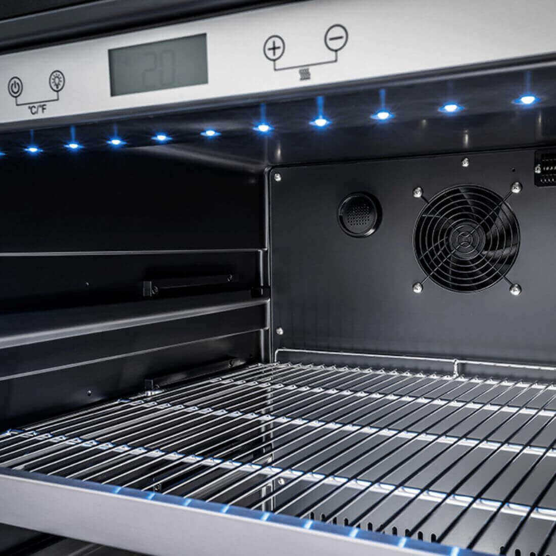 Cervejeira Tecno Professional 433 Litros Inox 60cm - Abertura Direita com interior inox, prateleiras cromadas, ventilação e iluminação LED azul