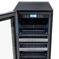 Cervejeira Tecno Professional 80 litros inox 38cm com porta esquerda aberta e prateleiras internas iluminadas