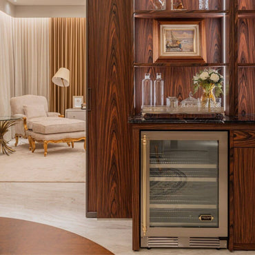 Cervejeira Tecno Vintage 136 Litros Inox 60cm - Abertura Direita com acabamento inox, porta de vidro, prateleiras e design embutido elegante