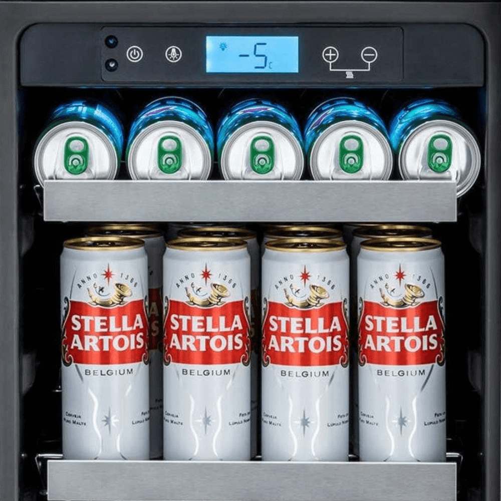 Cervejeira Tecno Vintage 80 Litros Inox 38cm - Abertura Direita com acabamento inox, porta de vidro, prateleiras em aço e iluminação interna