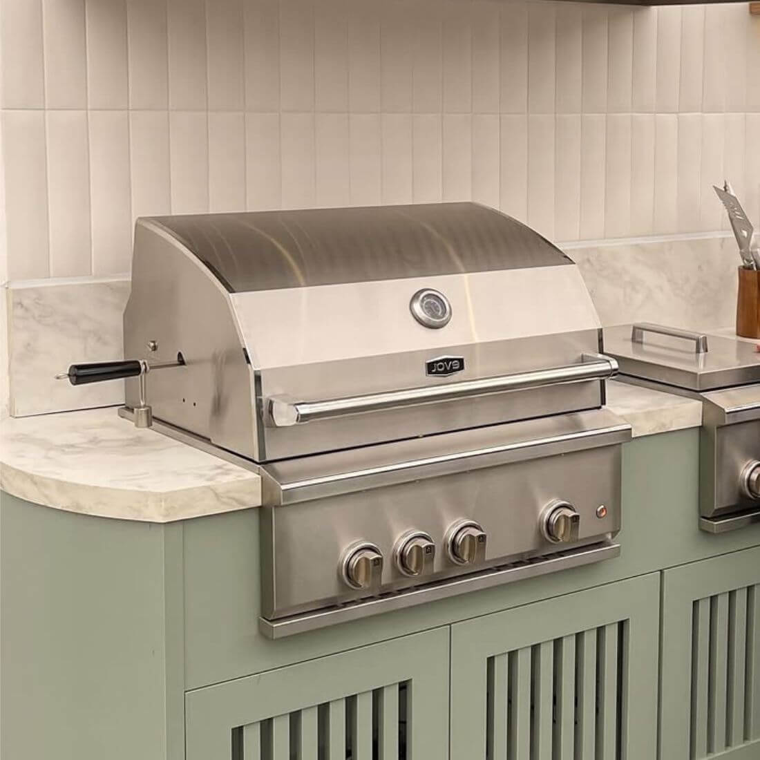 Churrasqueira à Gás Evol Modena 28'' Inox 3 Queimadores 70cm - churrasqueira de embutir inox com tampa, termômetro e 3 botões de controle