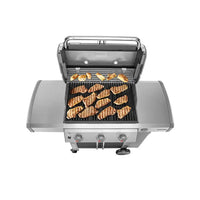 Churrasqueira a Gás Weber 3 Queimadores 130 cm com Rodízio Gênesis II E-335 em inox com 3 queimadores, grelha de ferro fundido, tampa e prateleira lateral