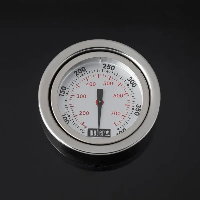 Churrasqueira a Gás Weber 3 Queimadores 130 cm com Rodízio Gênesis II E-335 manômetro inox embutido na tampa com aro polido mostrando escala até 350°C