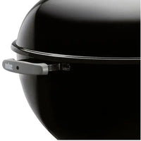 Churrasqueira a Carvão Weber Original Kettle preta com tampa arredondada, puxador Weber e acabamento esmaltado brilhante