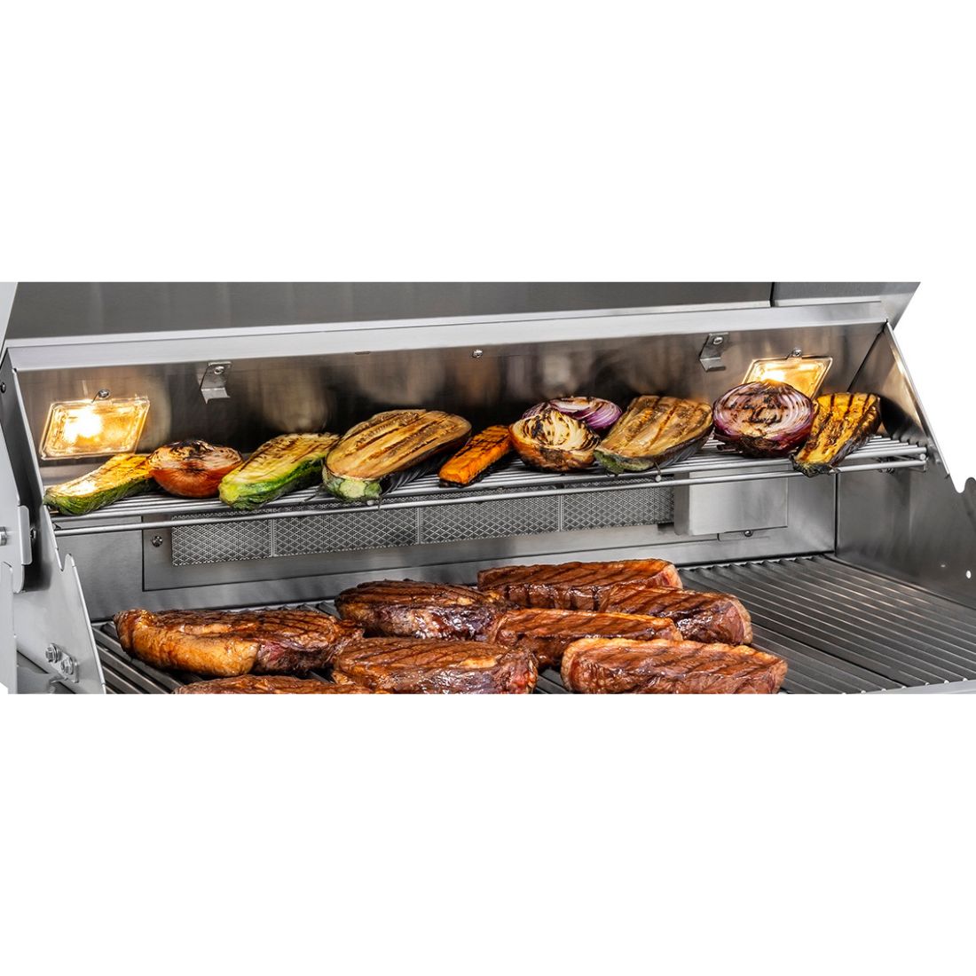Churrasqueira Tecno a gás inox 64cm com grelha e defletor, carnes e legumes assando para churrasco profissional