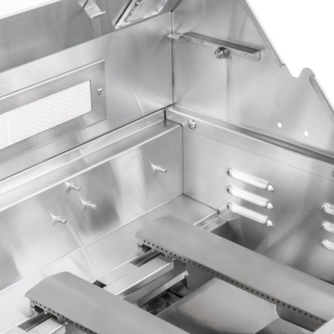 Churrasqueira Tecno em aço inox 304 com 2 queimadores e queimador Sear, vista interna do compartimento e espeto infravermelho