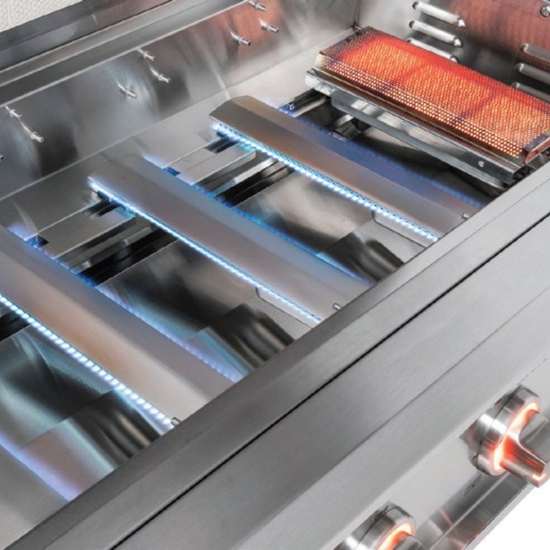 Churrasqueira Tecno inox 3 queimadores com queimador Sear e espeto infravermelho, interior em aço 304 e kit de acessórios