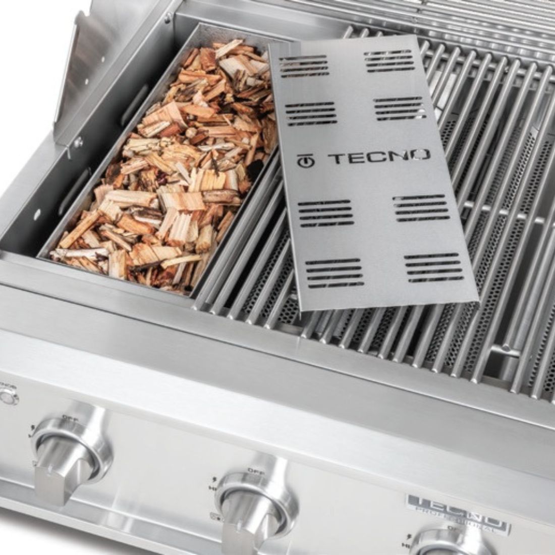 Churrasqueira Tecno inox 3 queimadores com cuba de lascas de madeira e chapa Sear — vista do painel e grelha