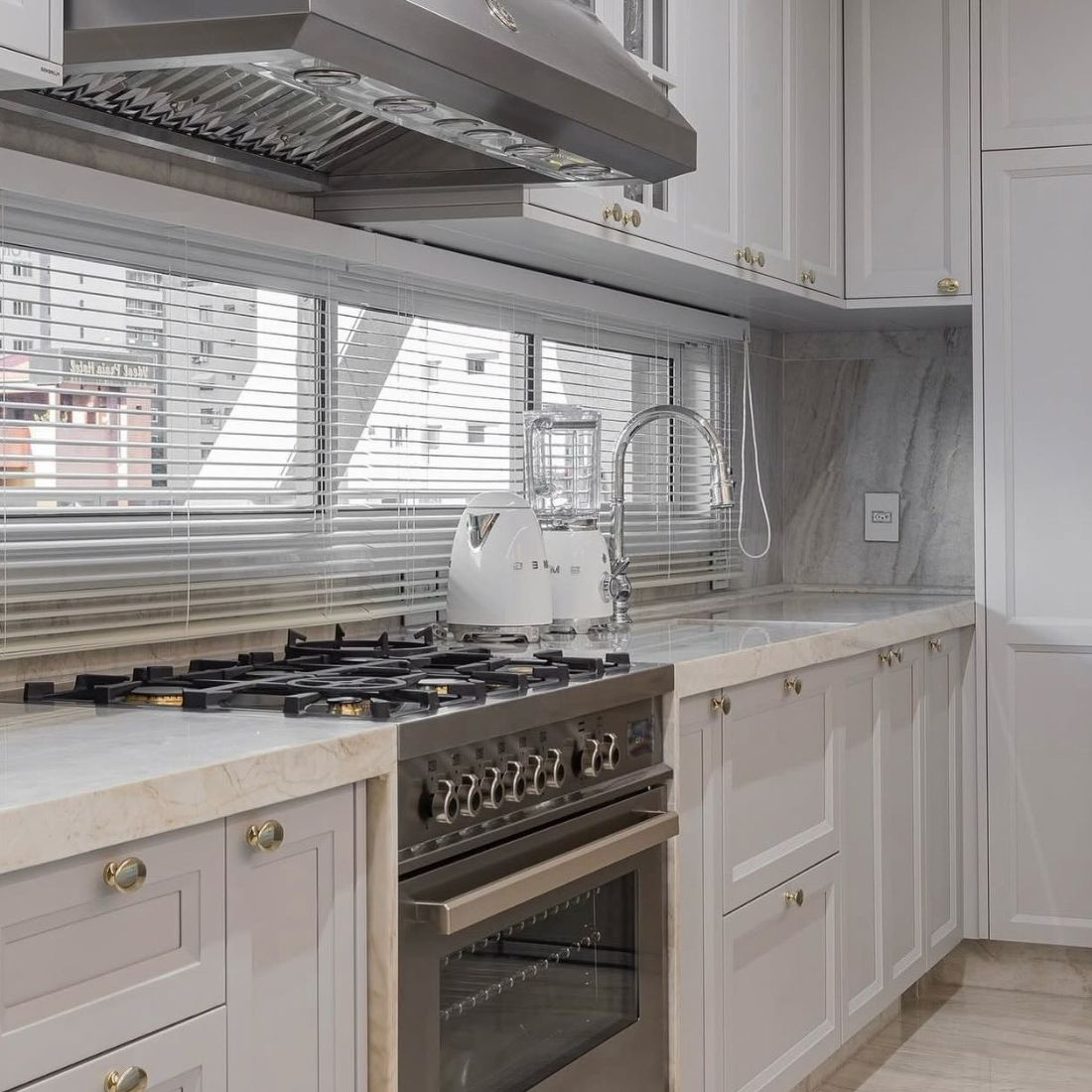 Fogão Bertazzoni Professional Inox 90cm 6 Bocas Forno Elétrico 108L