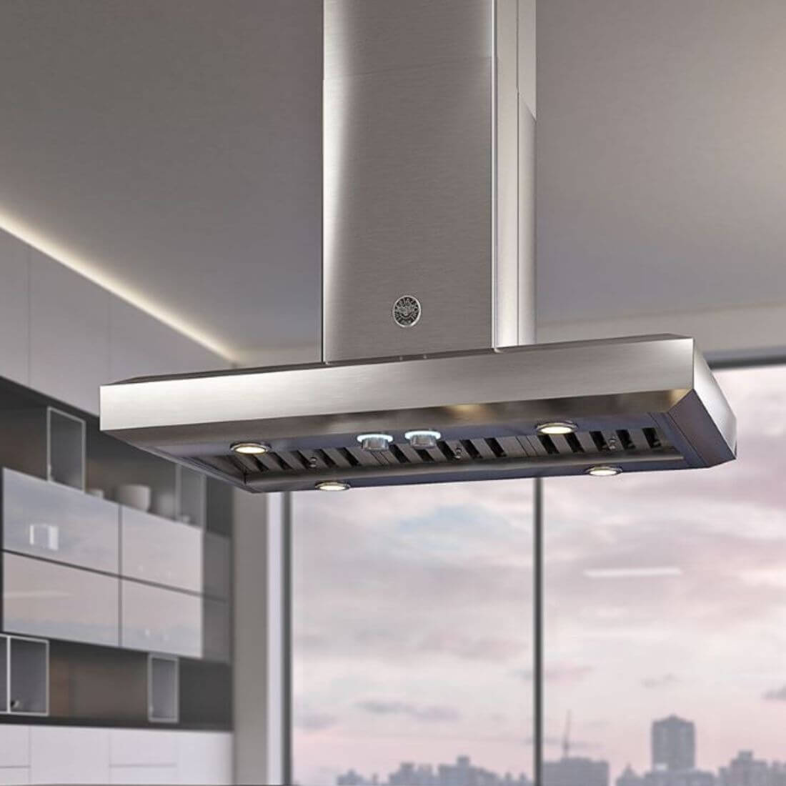 Coifa Bertazzoni Vavano de Ilha Inox 107cm suspensa em ilha, inox escovado retangular com iluminação LED e duto visível