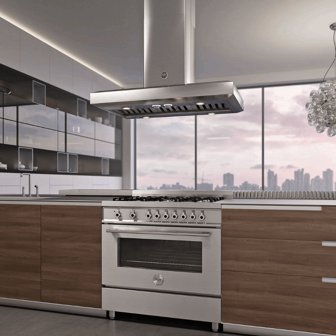 Coifa Bertazzoni Vavano de Ilha Inox 107cm em inox escovado, formato retangular, iluminação embutida e duto aparente na instalação de ilha