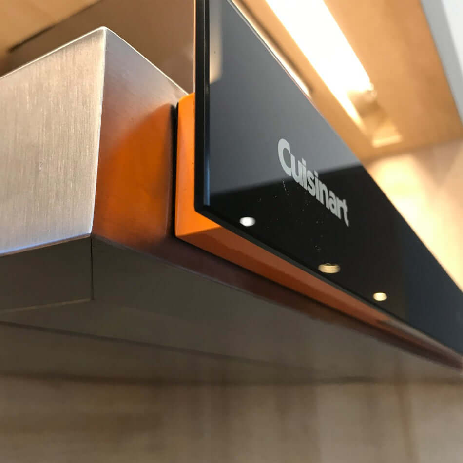 Coifa Ilha Cuisinart Arkton Inox 90cm: coifa de ilha slim em inox com vidro preto frontal, painel touch e iluminação embutida