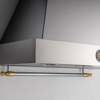 Coifa Bertazzoni Heritage de Parede Inox 91cm em inox com formato piramidal, acabamento acetinado, barra frontal cromada e detalhes dourados