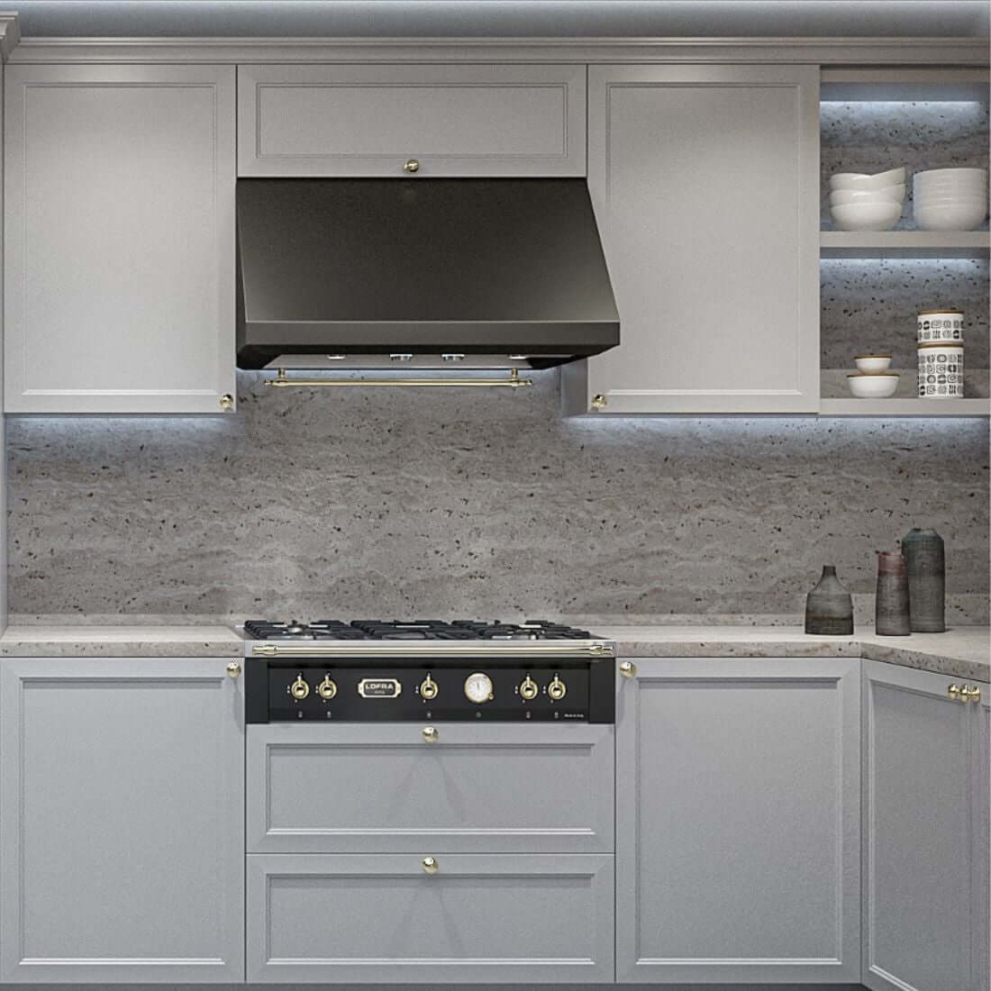 Coifa Elica de Parede New Calabria Vintage 91cm Preto Fosco instalada em parede, acabamento preto fosco inclinado, painel com botões e iluminação